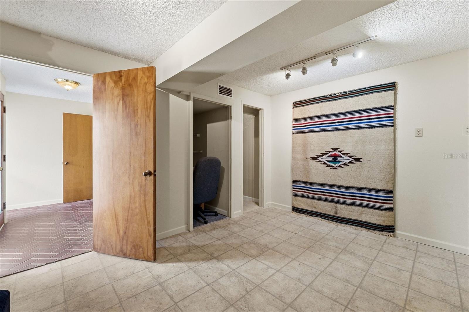 CONEY ISLAND - Residential