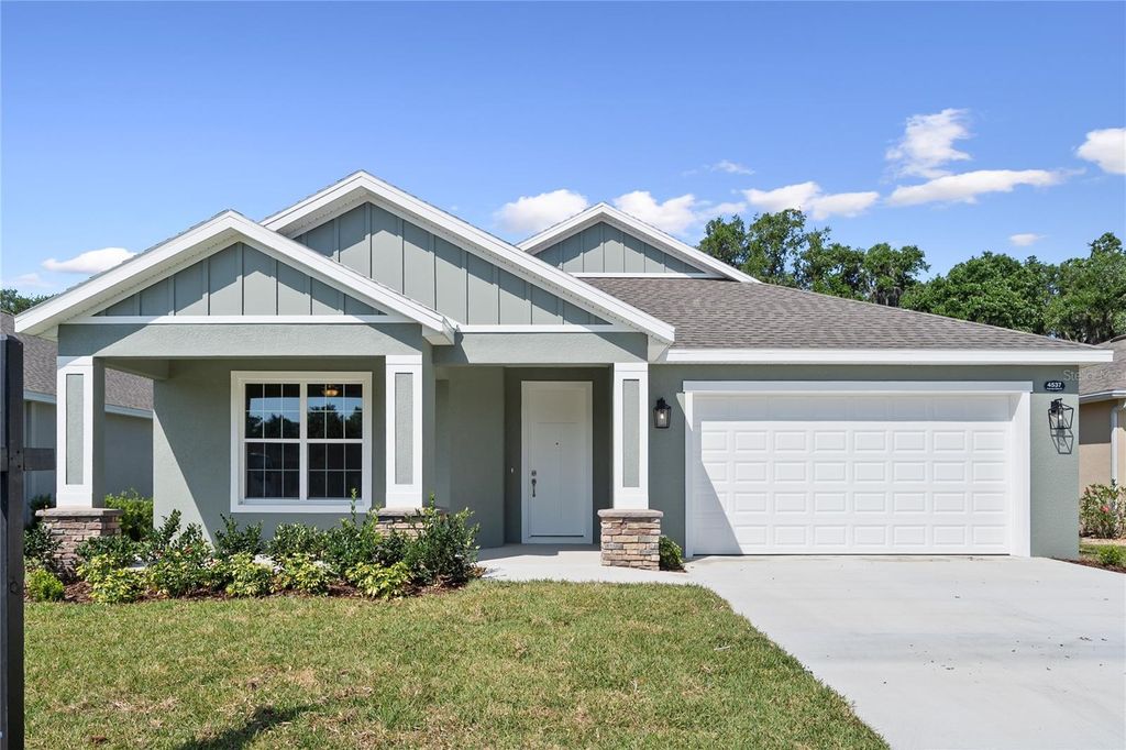 Photo of 4537 Fairway Oaks Drive, Mulberry, FL 33860 (MLS # L4957570)