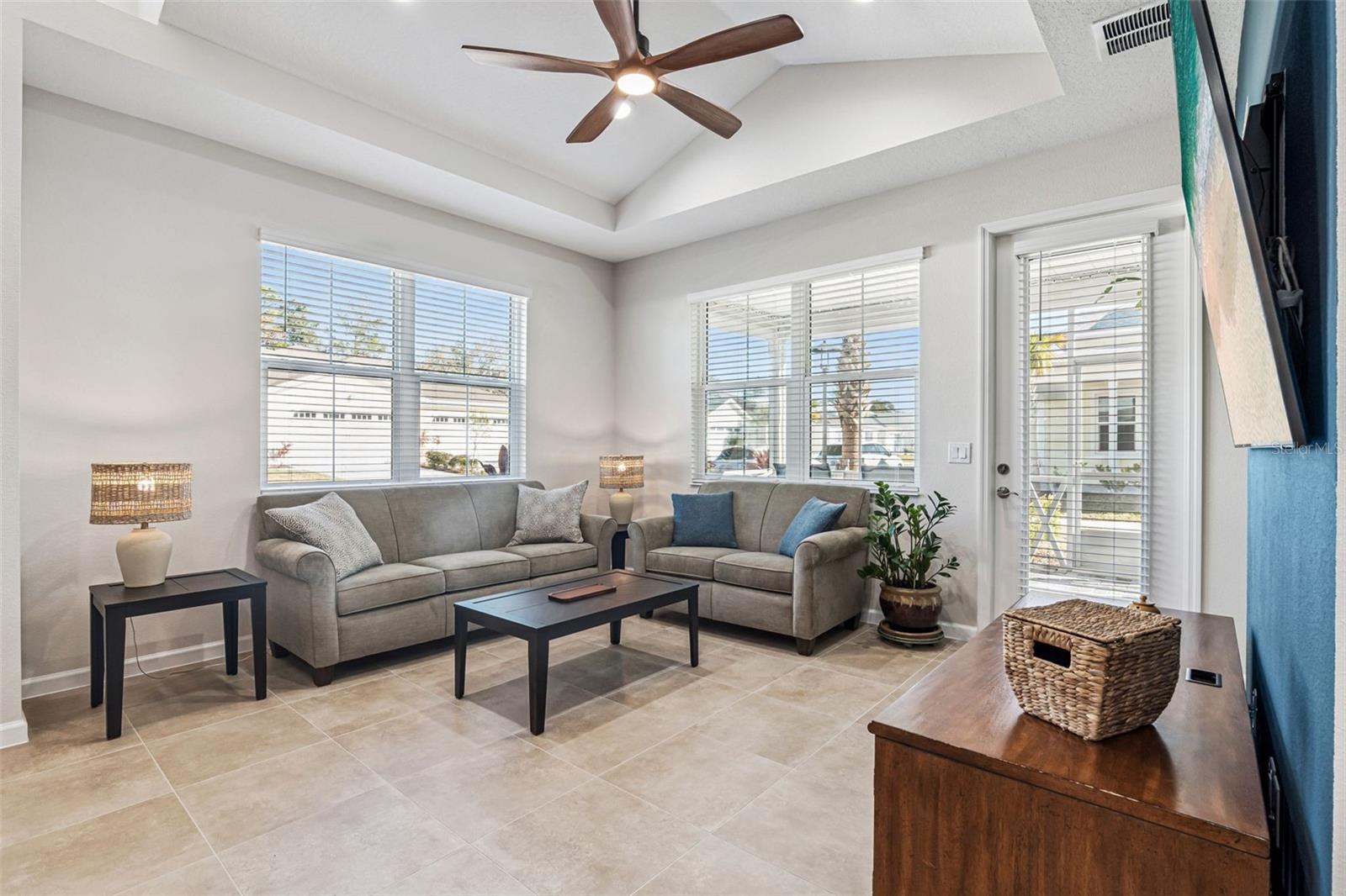 LATITUDE/DAYTONA BEACH CLOAR - Residential