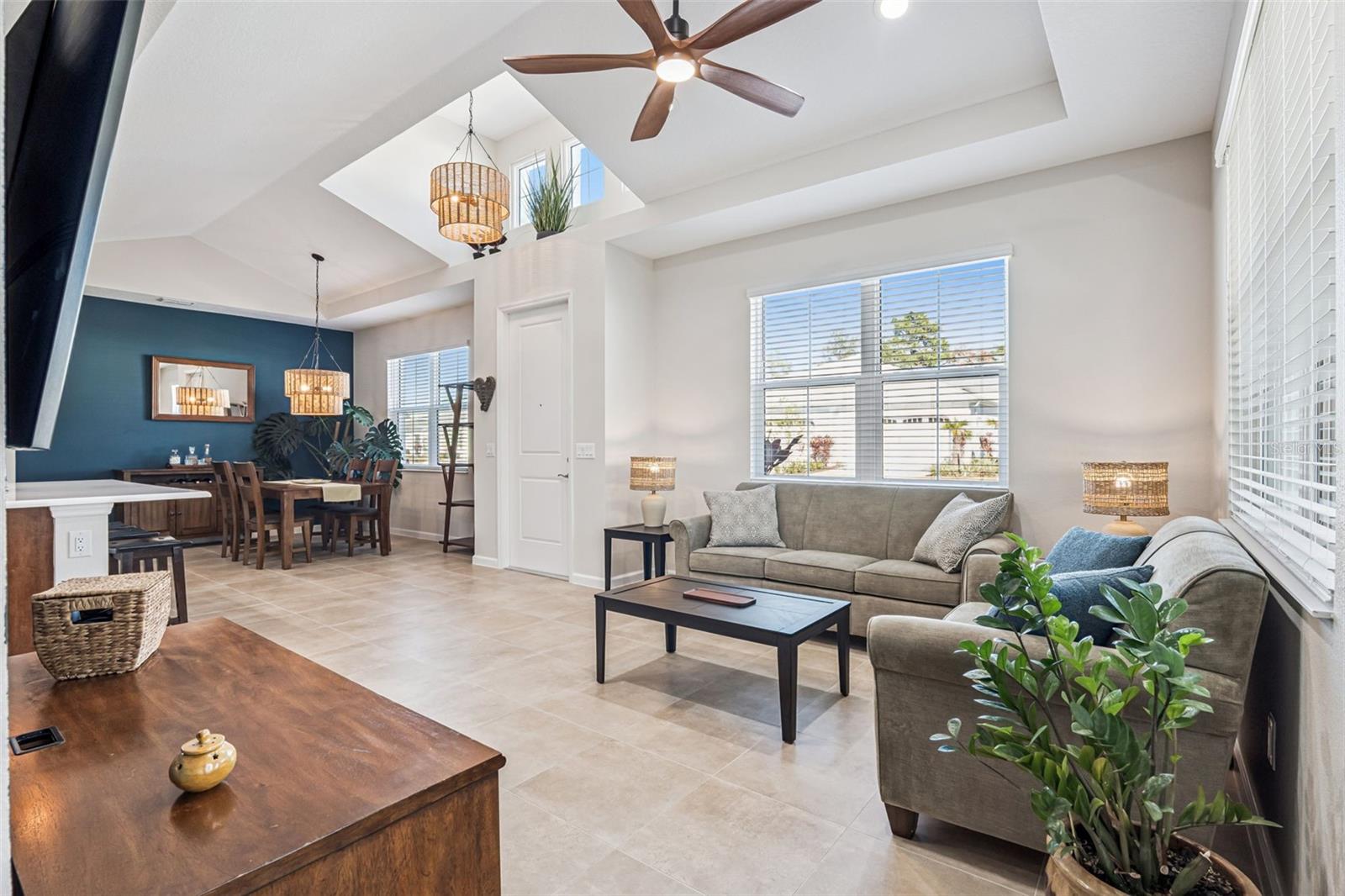 LATITUDE/DAYTONA BEACH CLOAR - Residential