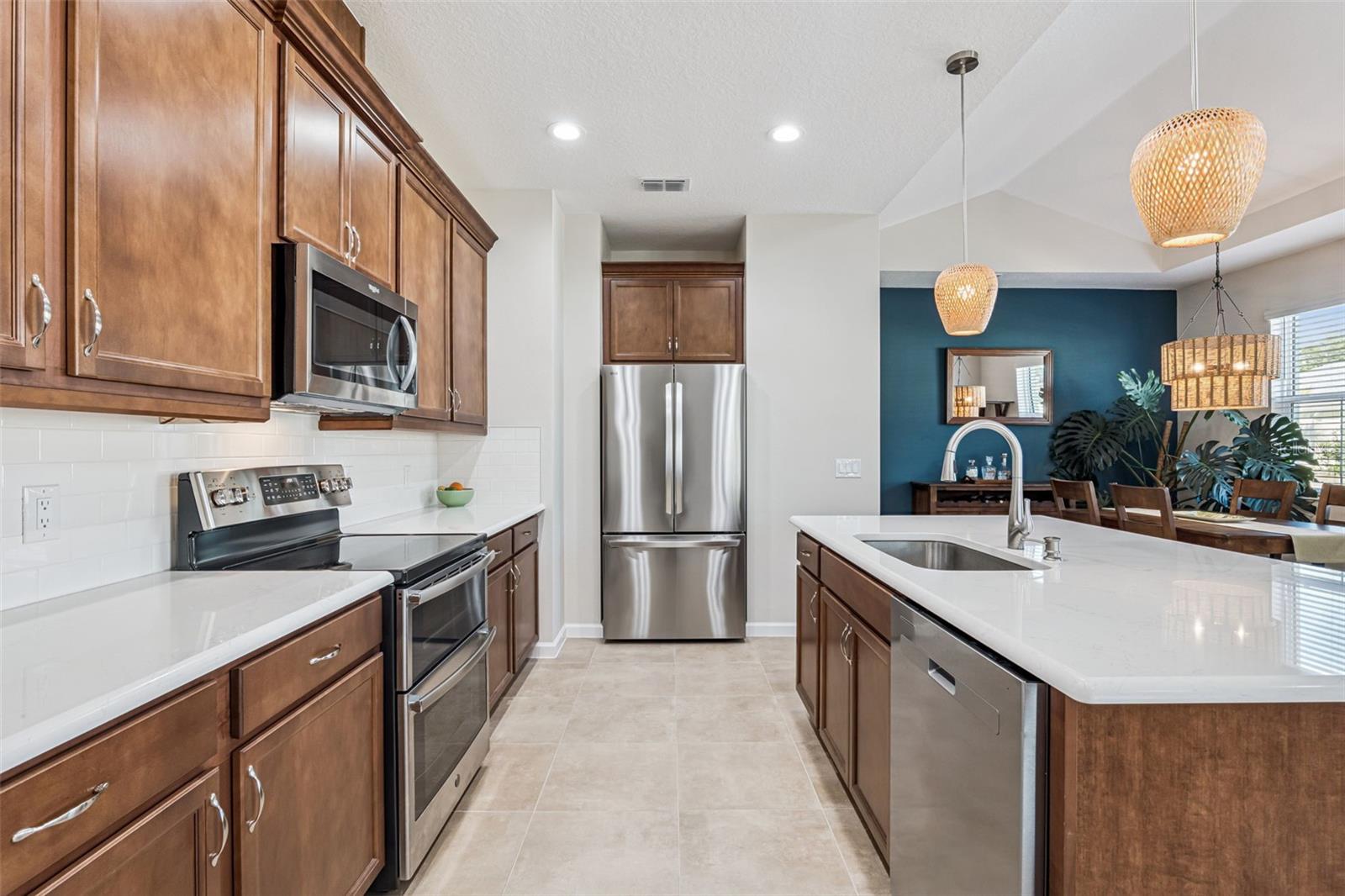 LATITUDE/DAYTONA BEACH CLOAR - Residential