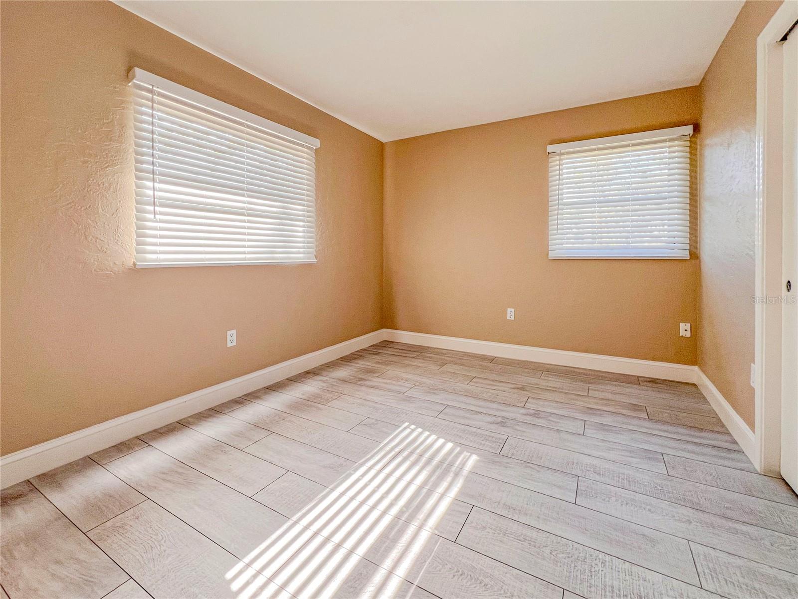 SHADOW LAKES - Residential Lease