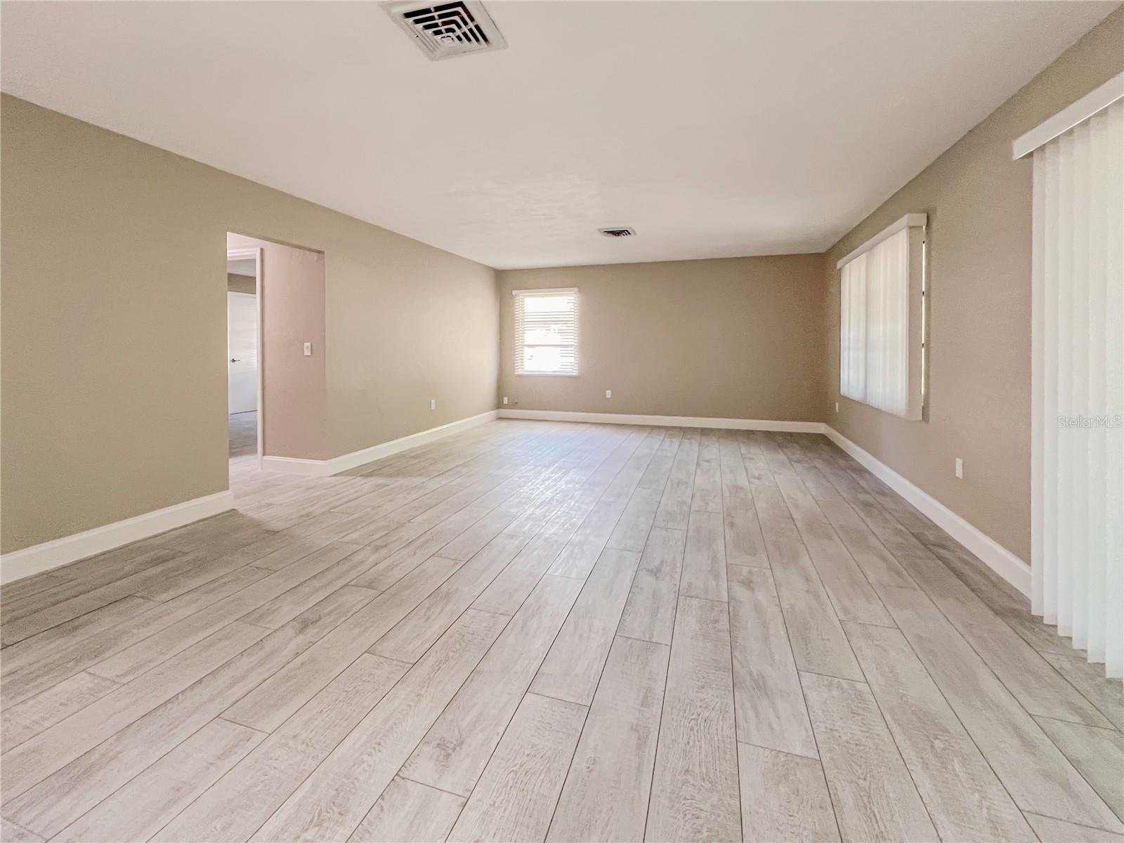 SHADOW LAKES - Residential Lease