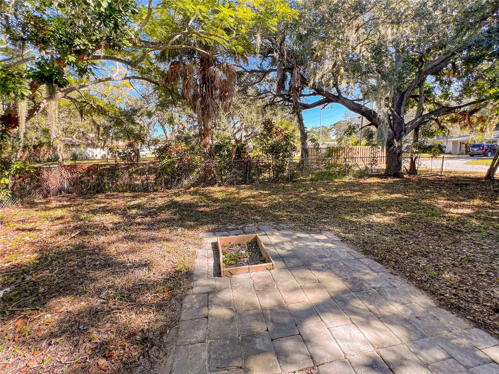 SHADOW LAKES - Residential Lease