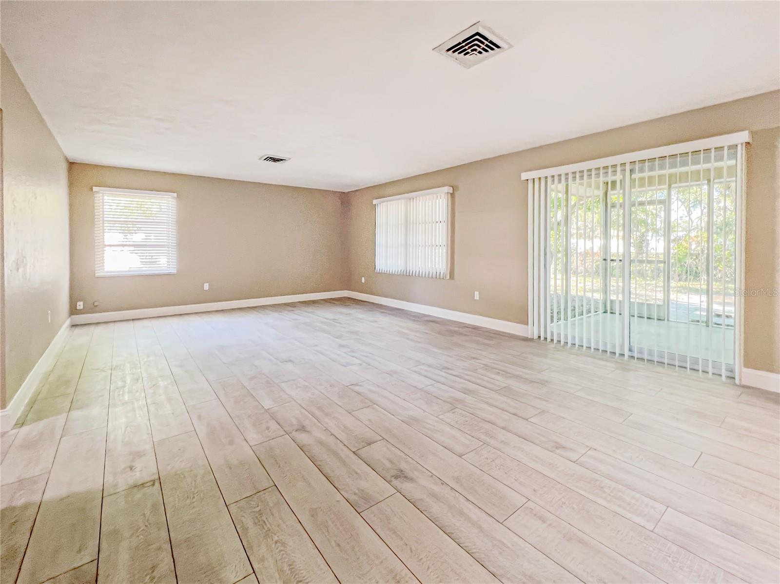 SHADOW LAKES - Residential Lease