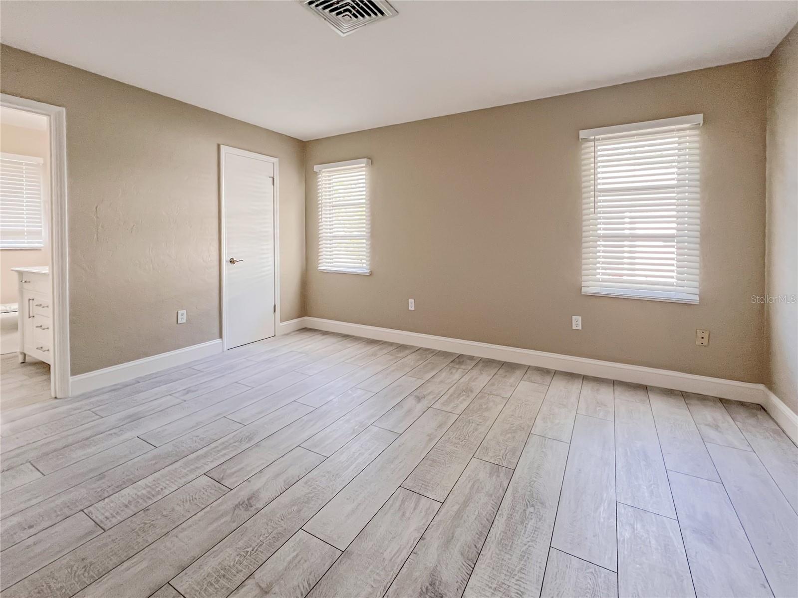 SHADOW LAKES - Residential Lease