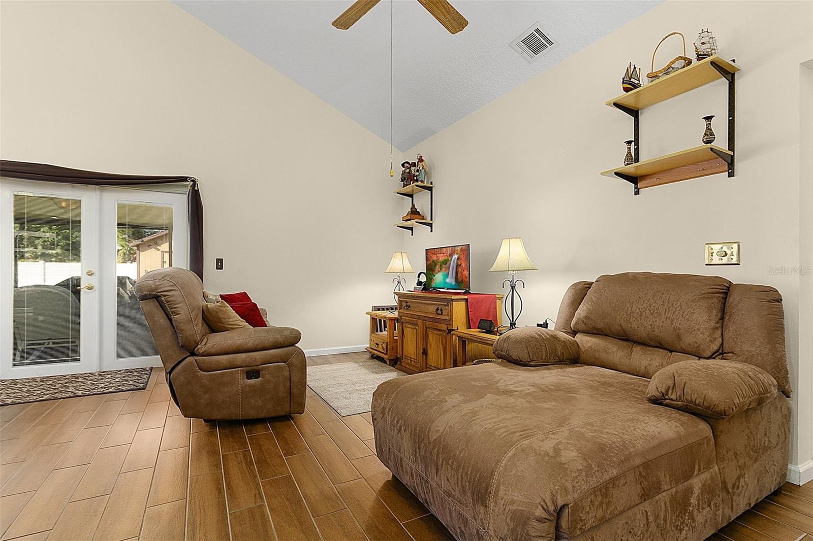 BUENAVENTURA LAKES UN #9 4TH ADD - Residential