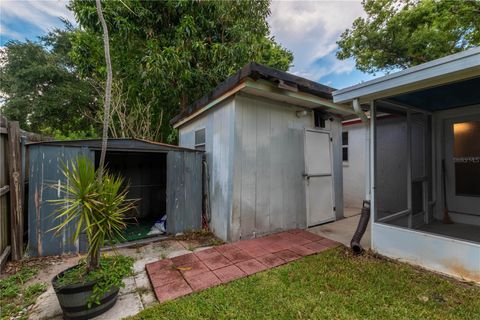 A home in PALM HARBOR