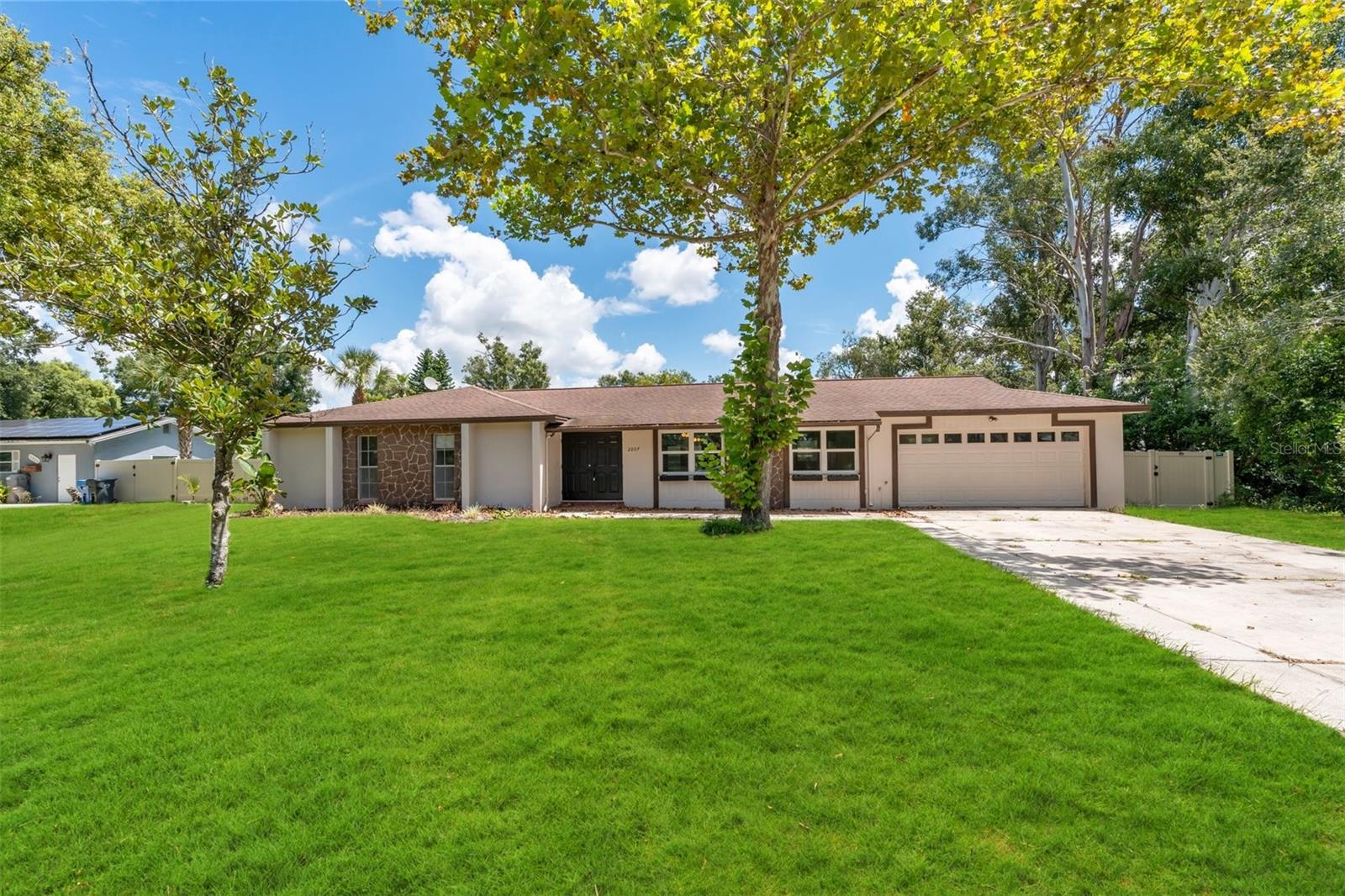 Come see this beautifully maintained 3-bedroom, 2-bathroom home in the heart of Brandon! Situated on nearly half an acre with no CDD or HOA fees, this property offers plenty of space both inside and out. The home features a spacious living room, a bright dining area, and a well-appointed kitchen with tile flooring throughout. The primary suite includes a generously sized bedroom and private bath, while two additional bedrooms provide flexible space for family, guests, or a home office.
Step outside to enjoy the large yard with mature landscaping—perfect for entertaining, gardening, or simply relaxing. Additional highlights include an oversized 2-car garage, plenty of driveway parking, and easy access to nearby schools, shopping, dining, and major commuter routes.
This home is move-in ready and waiting for its next owner. Don’t miss your chance to make it yours!