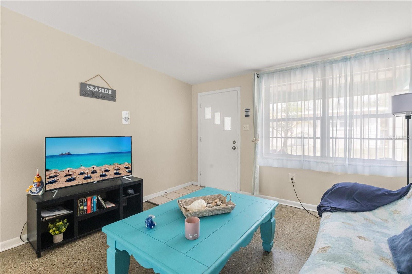 WEST BAY MANOR - Residential Income