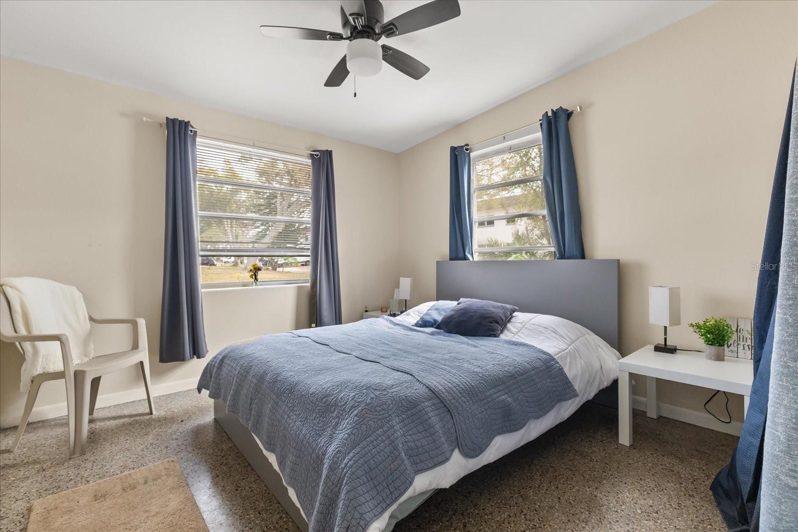 WEST BAY MANOR - Residential Income