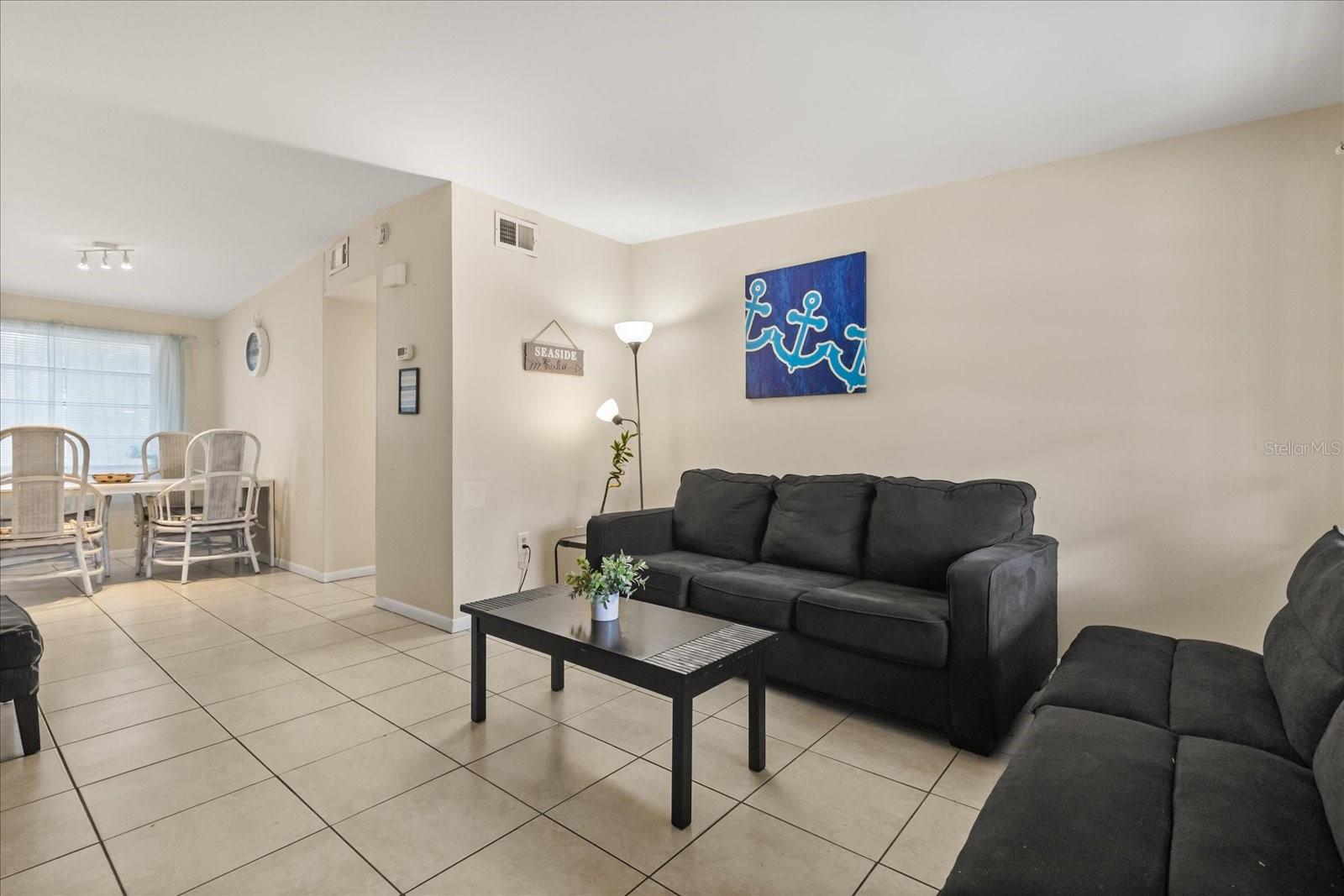 WEST BAY MANOR - Residential Income