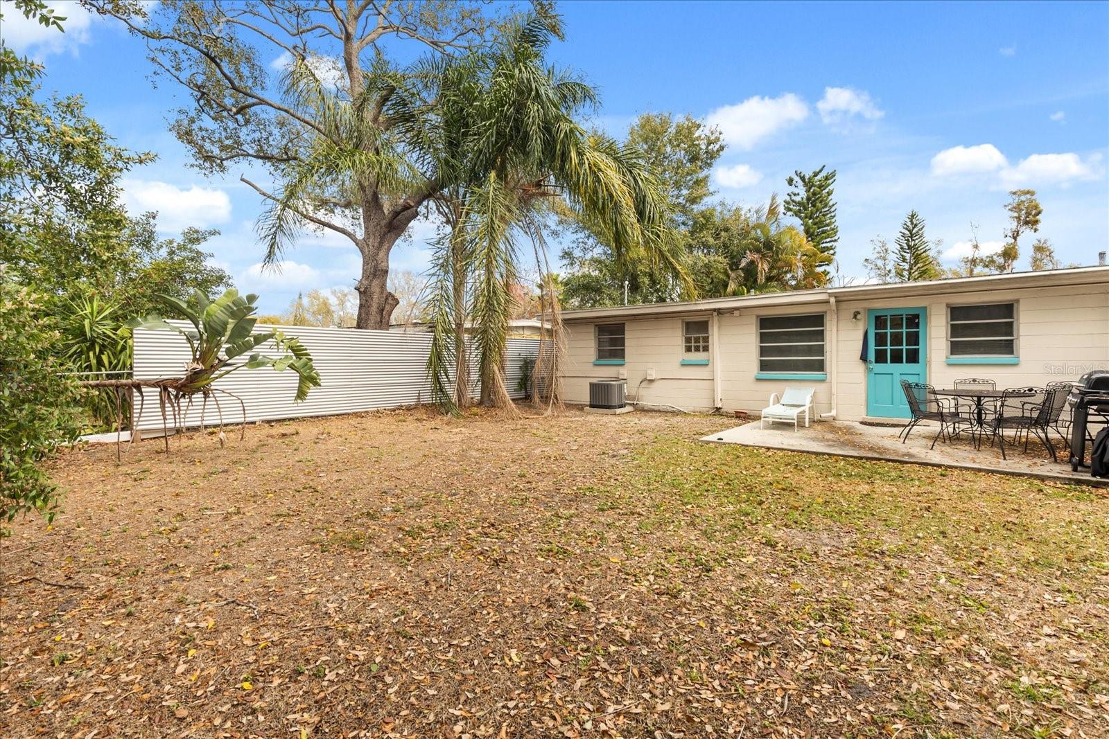 WEST BAY MANOR - Residential Income