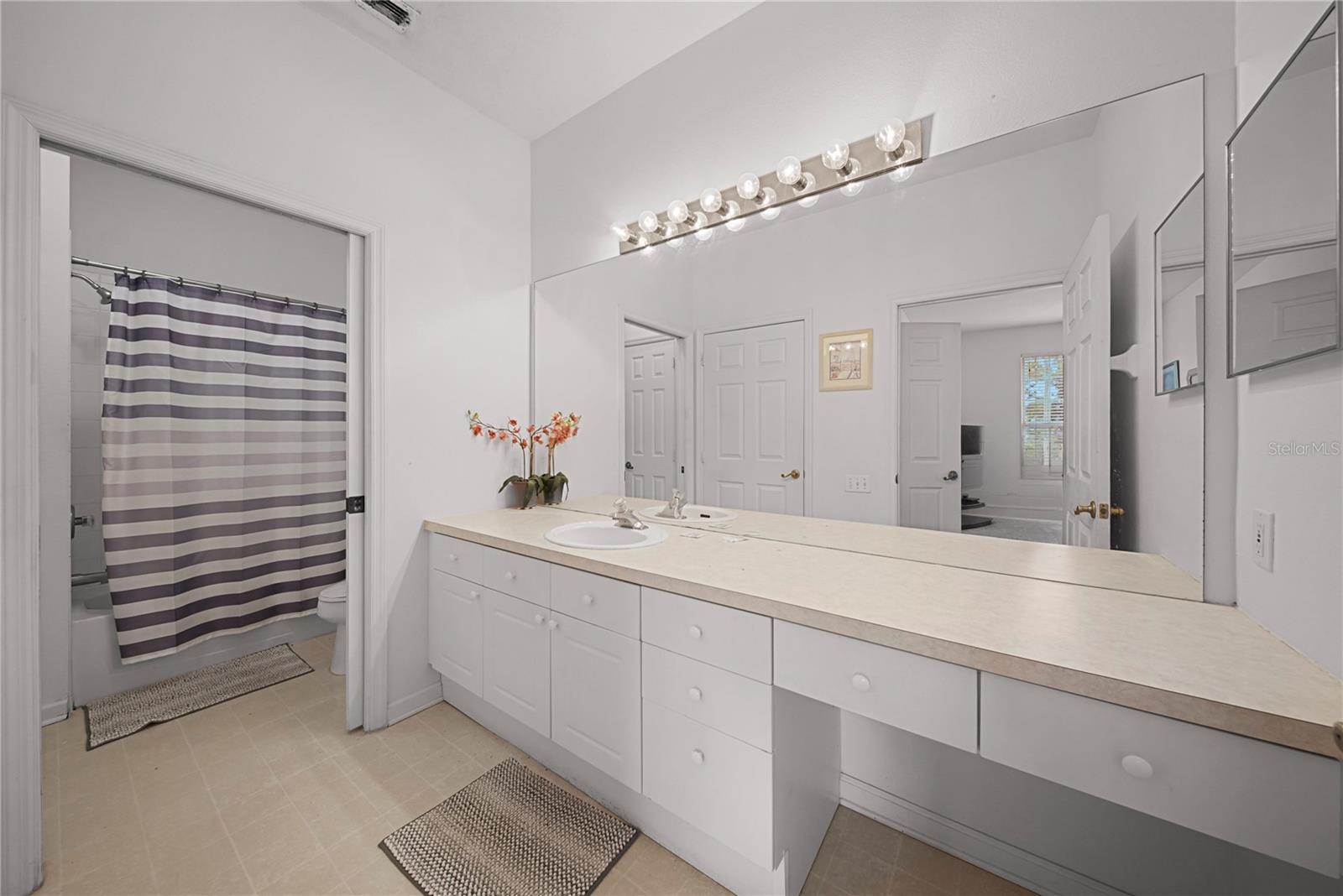 WYNDHAM PALMS CONDO PH 3 - Residential