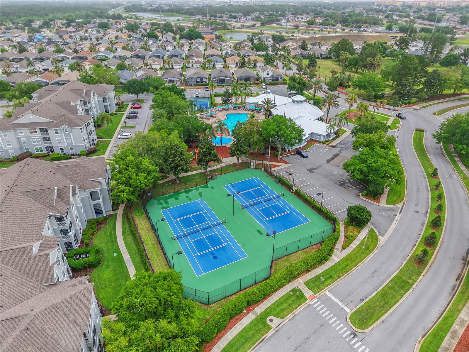 WYNDHAM PALMS CONDO PH 3 - Residential