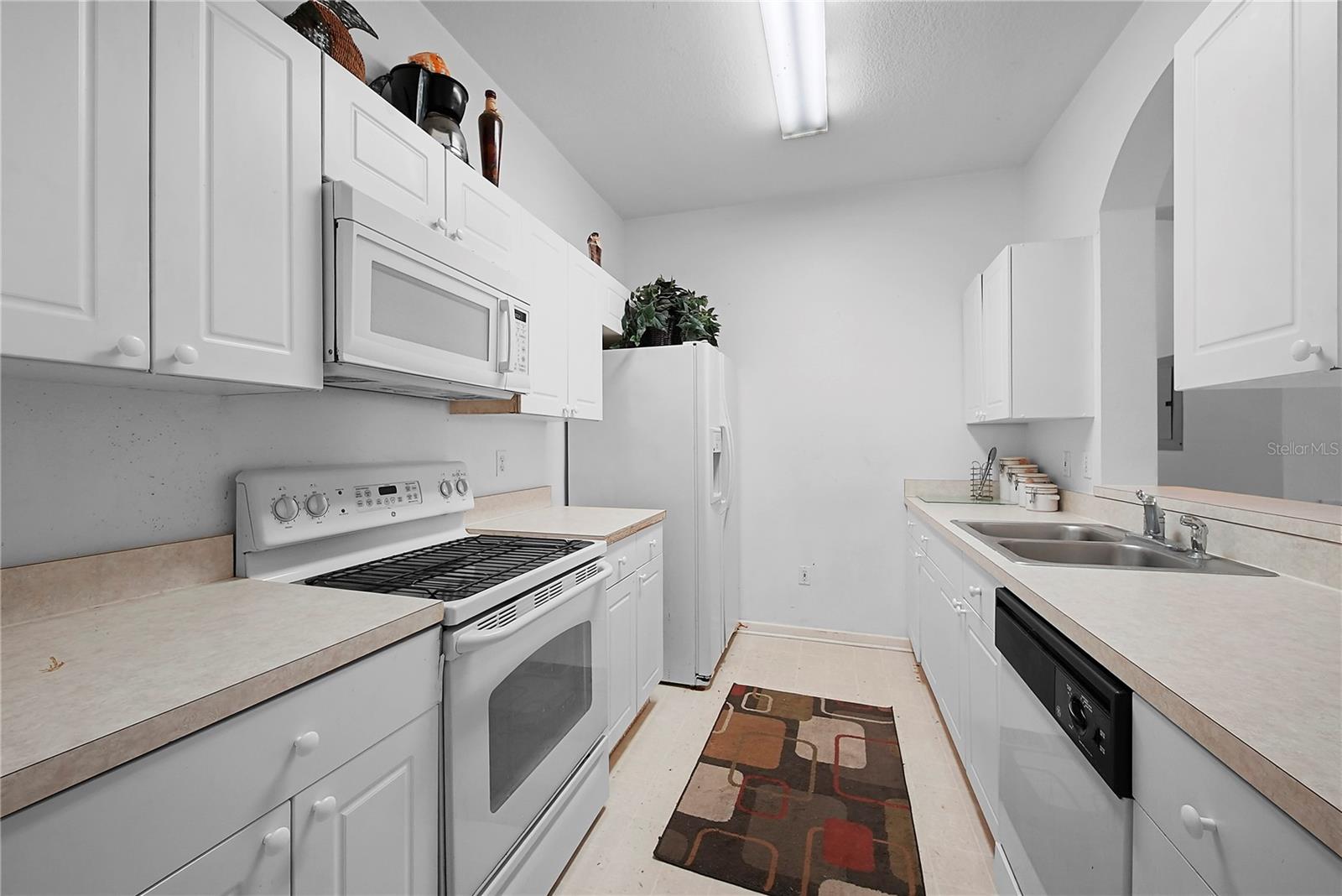 WYNDHAM PALMS CONDO PH 3 - Residential