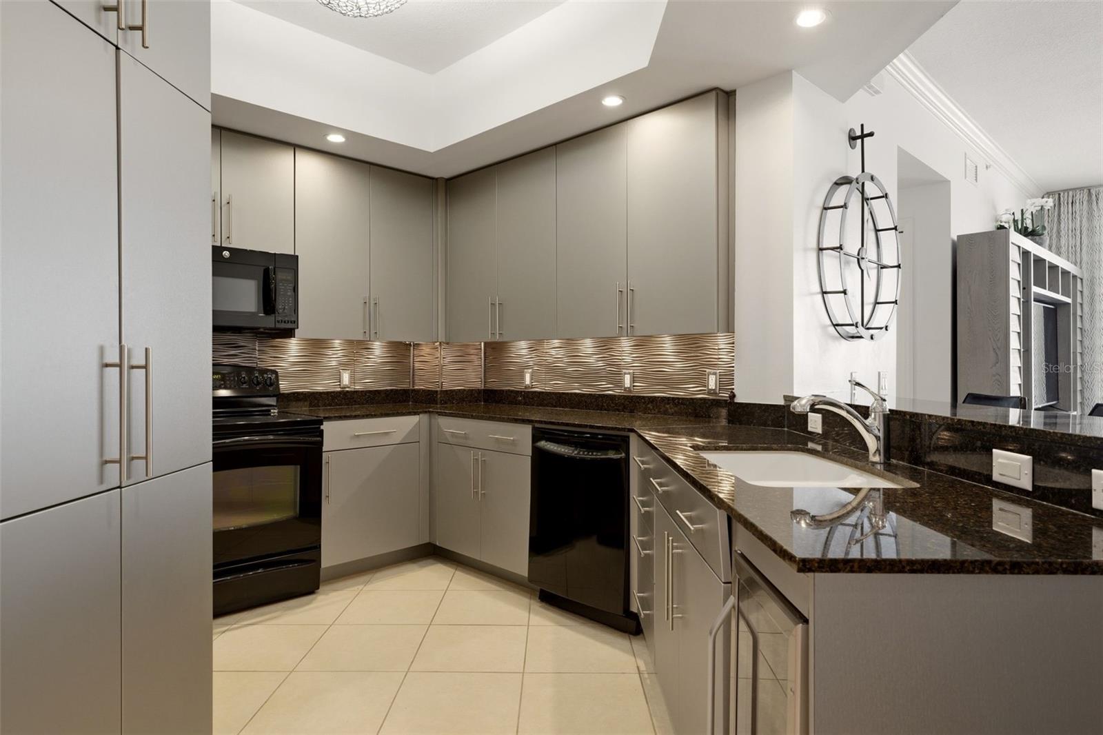 ONE HUNDRED CENTRAL - Residential
