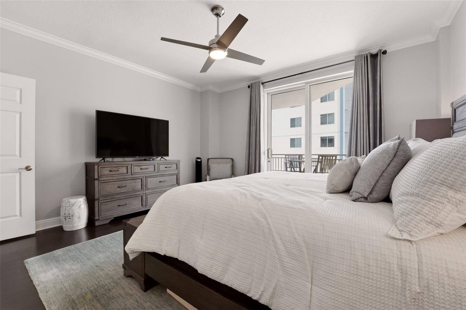 ONE HUNDRED CENTRAL - Residential