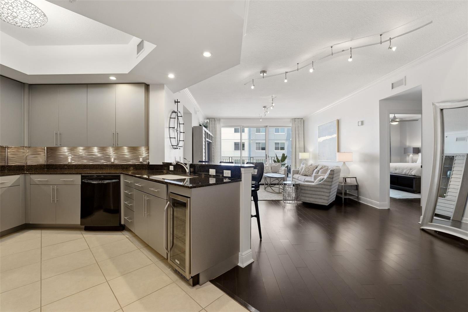 ONE HUNDRED CENTRAL - Residential
