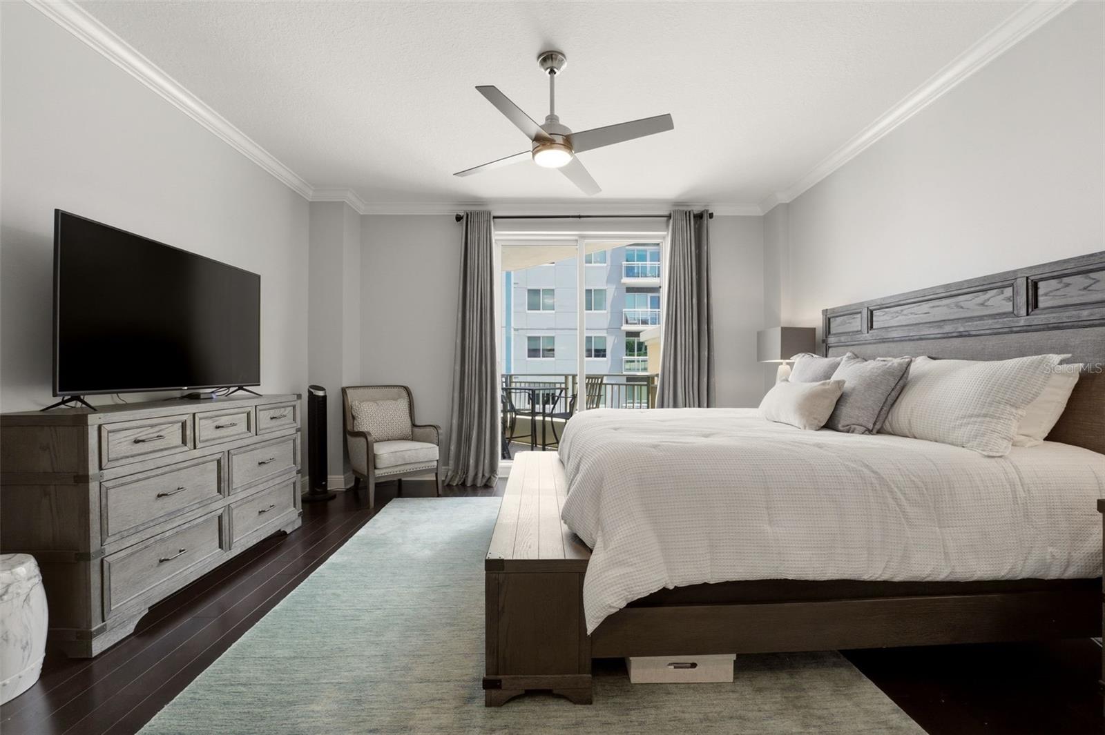 ONE HUNDRED CENTRAL - Residential