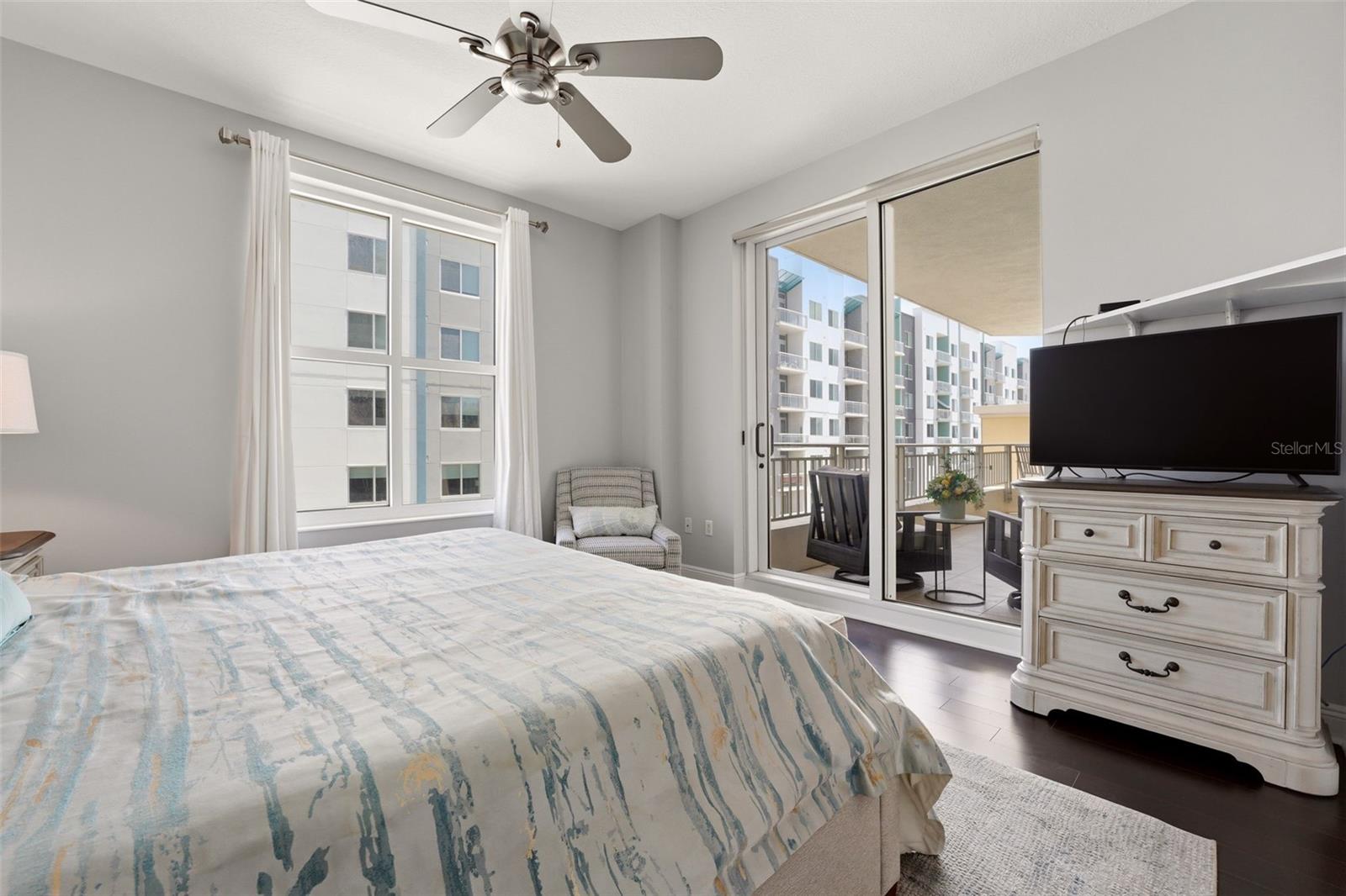 ONE HUNDRED CENTRAL - Residential