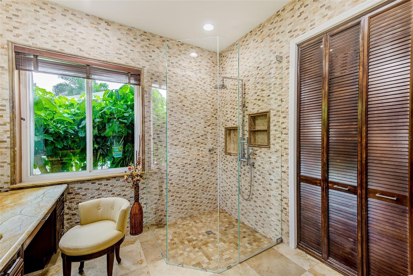 BAYOU CLUB ESTATES TR 5 PH 4 - Residential