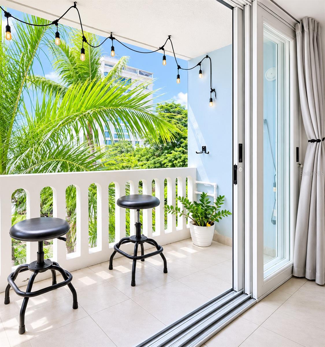 Avenue Isla Verde COND. LOS CORALES 215-A