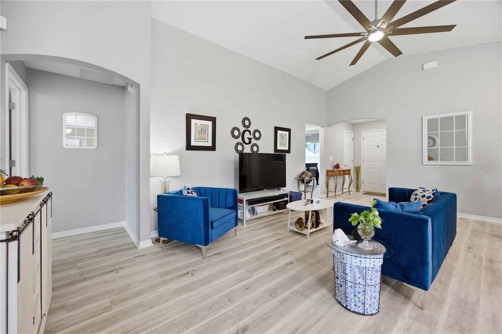 SUMMERCREST - Residential