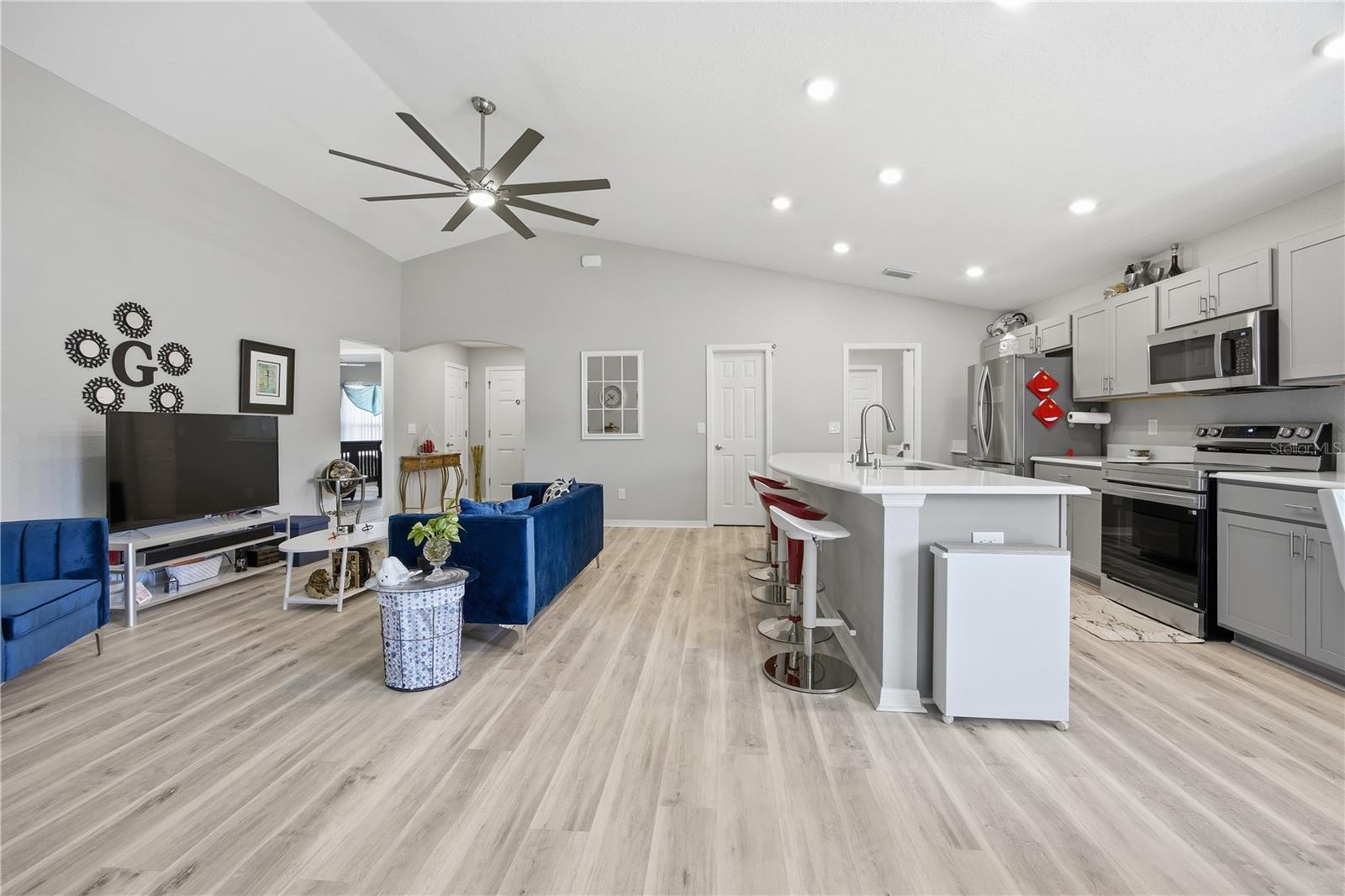 SUMMERCREST - Residential