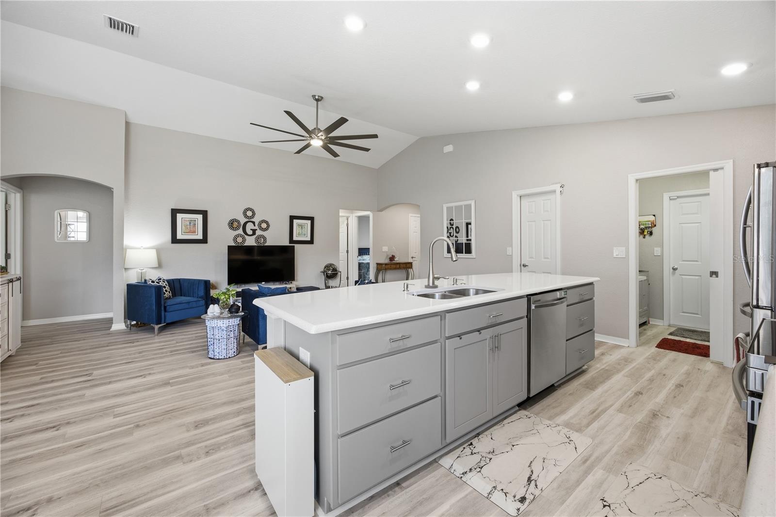 SUMMERCREST - Residential