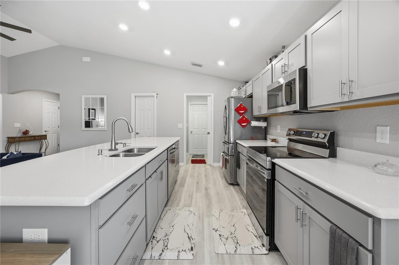 SUMMERCREST - Residential