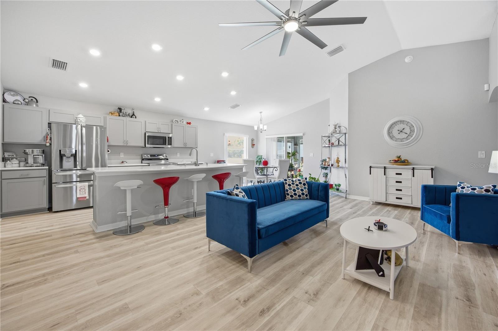 SUMMERCREST - Residential