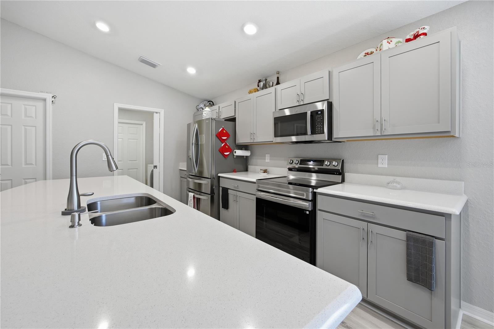 SUMMERCREST - Residential