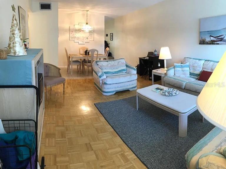 2071 AUSTRALIA WAY W 29