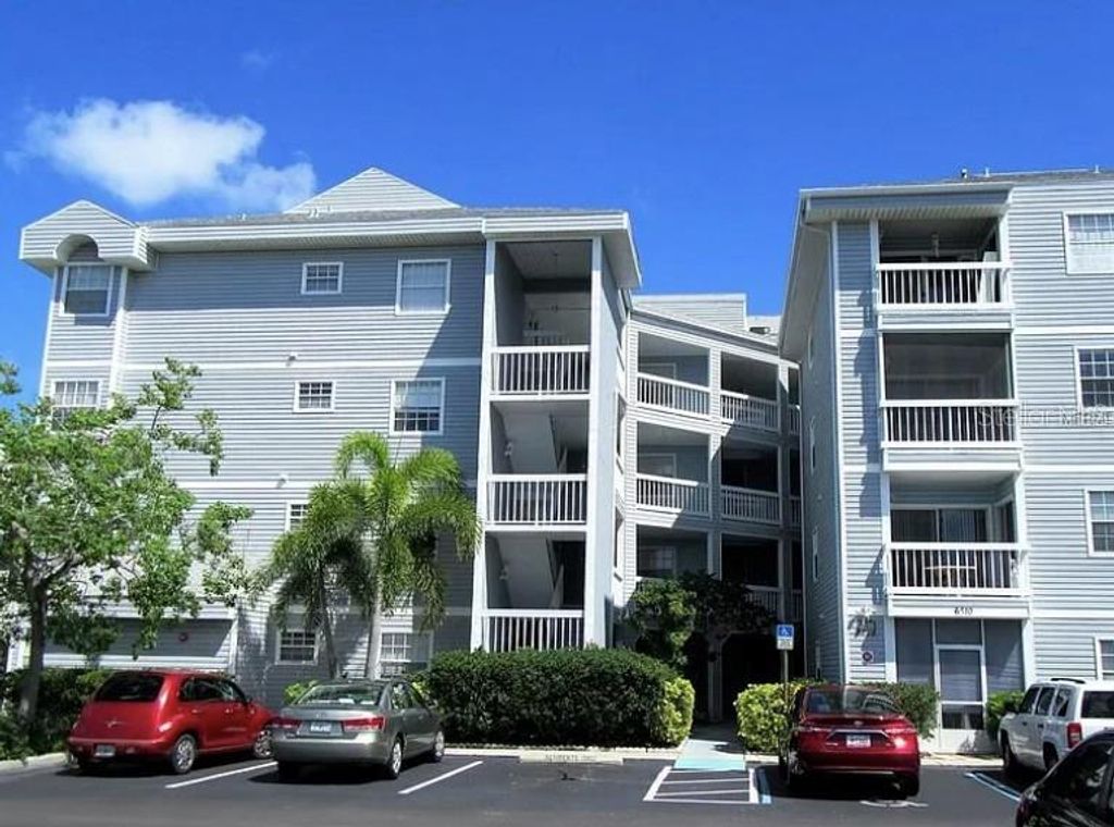 Photo of 6810 Stones Throw Circle N #13203, St Petersburg, FL 33710 (MLS # TB8425809)