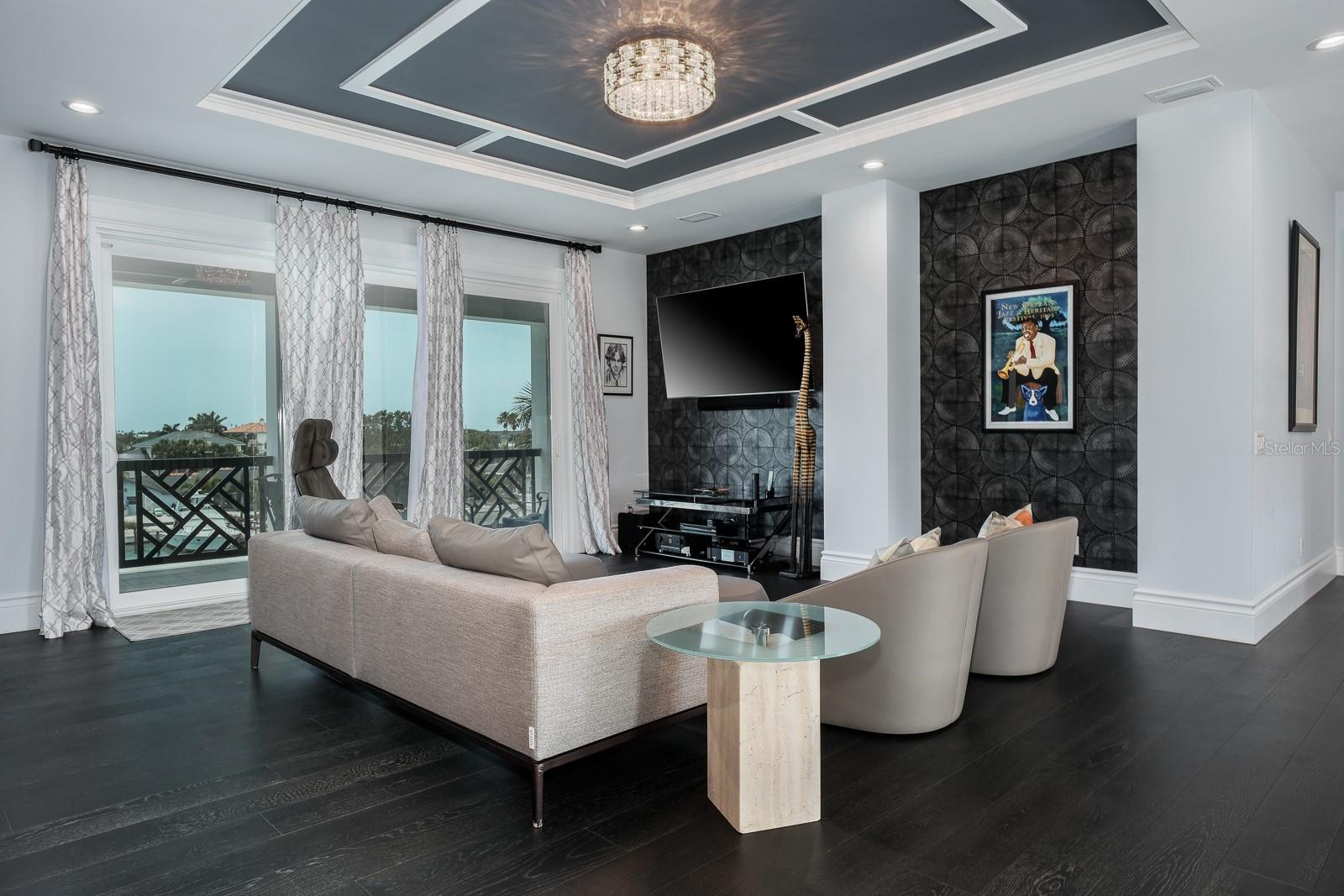 HOWARD ESTATES - Residential