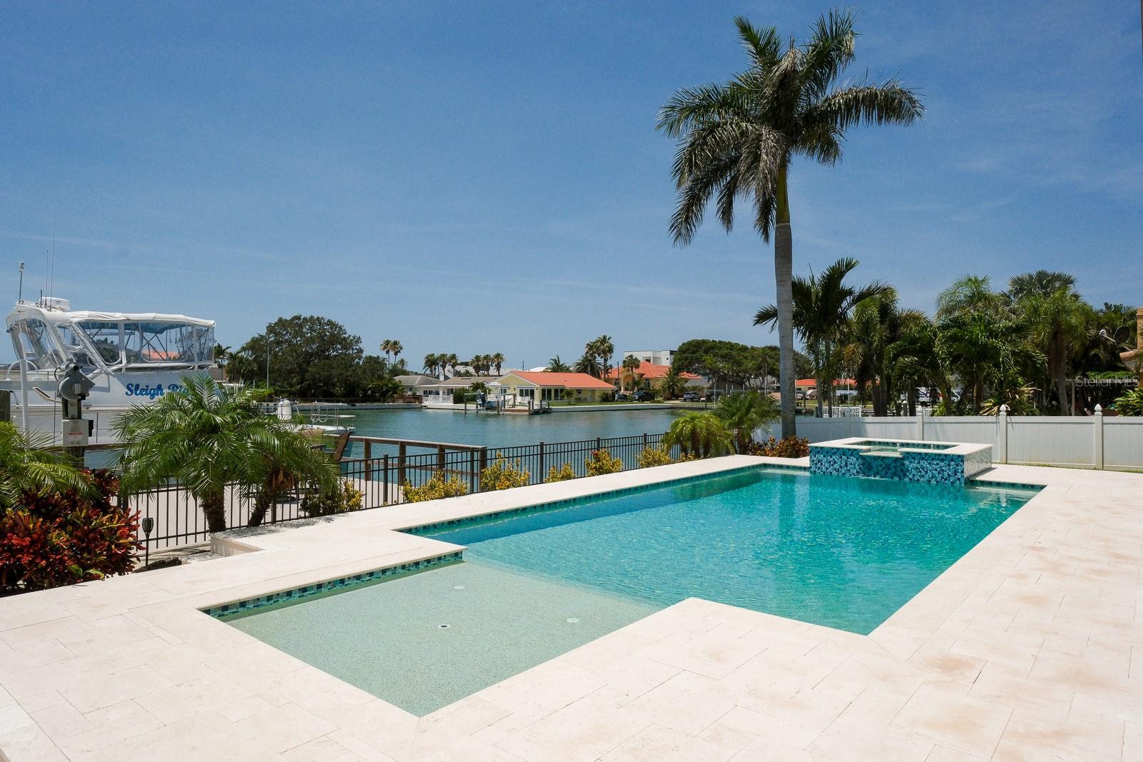 HOWARD ESTATES - Residential