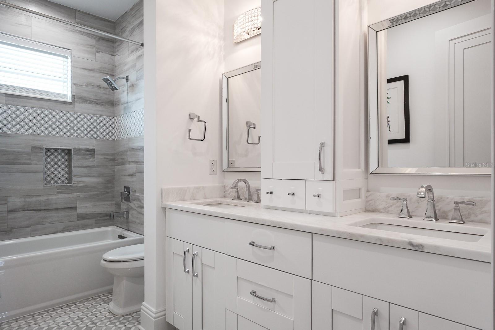 HOWARD ESTATES - Residential