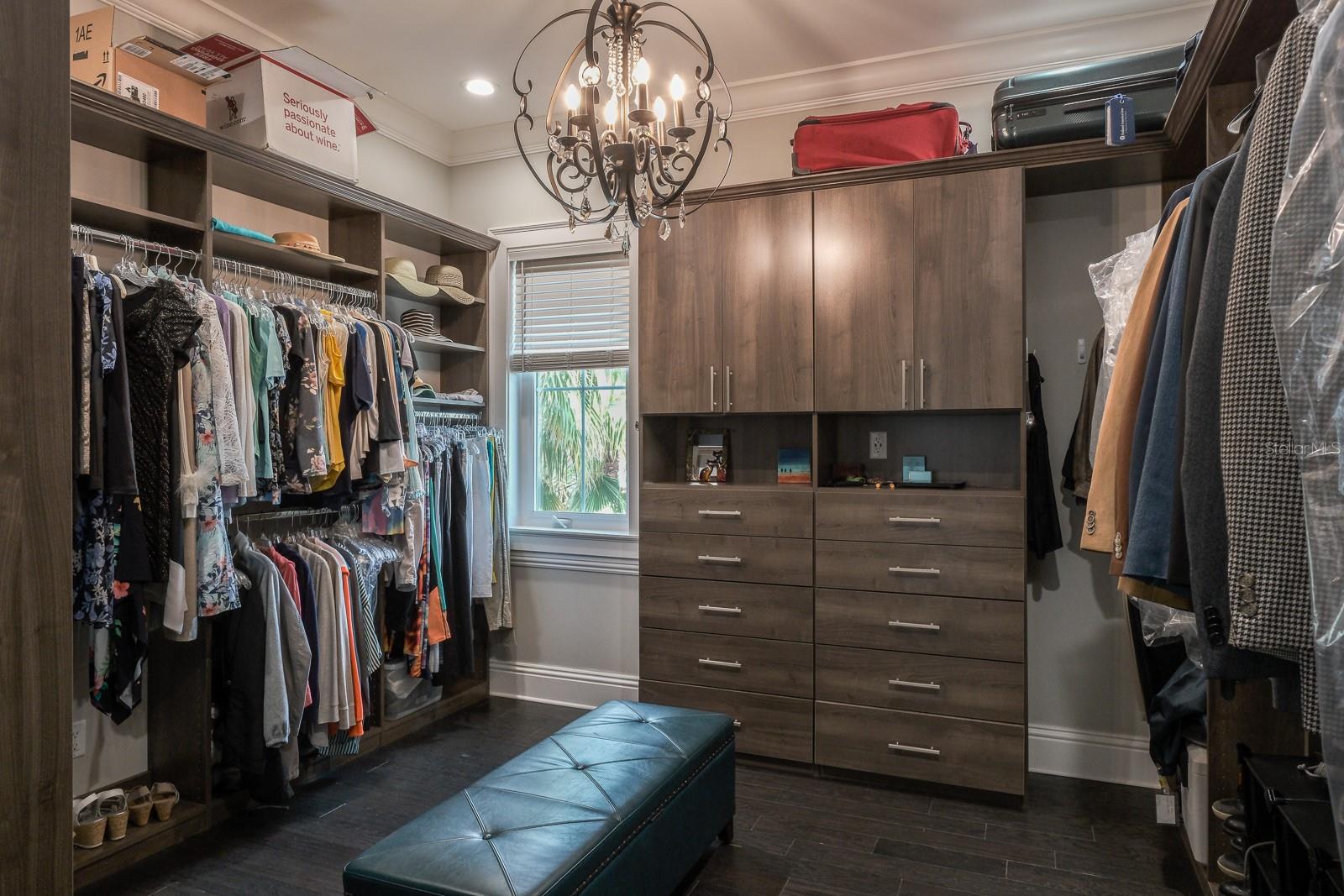 HOWARD ESTATES - Residential