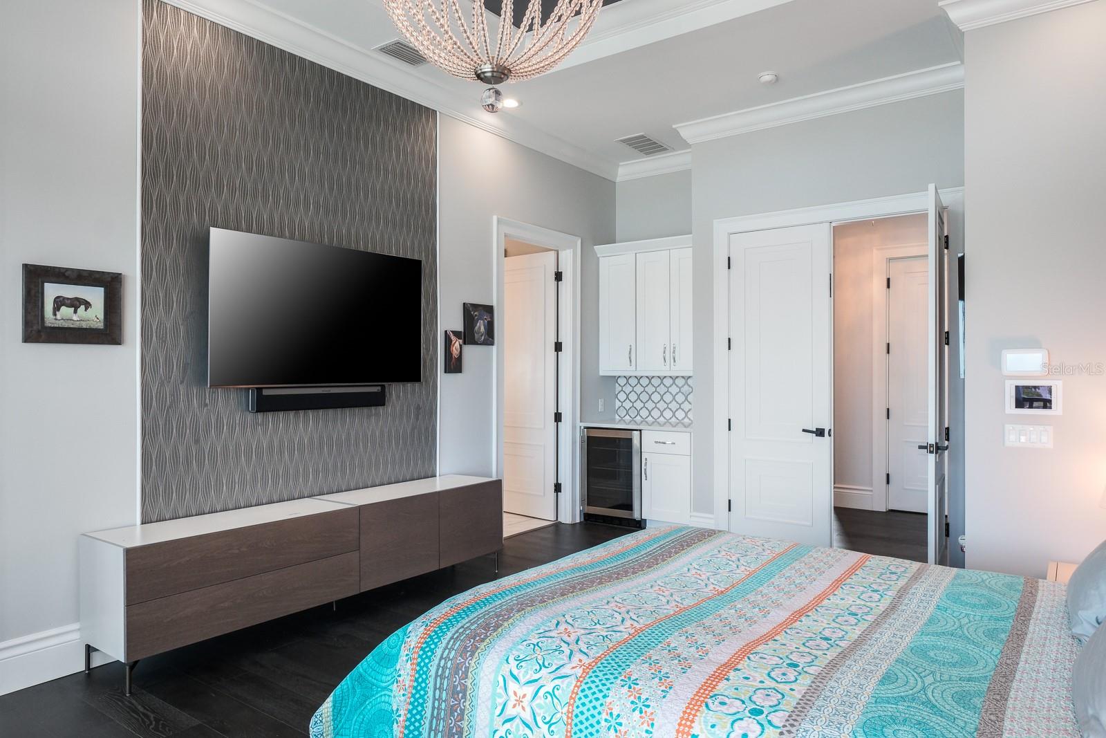 HOWARD ESTATES - Residential