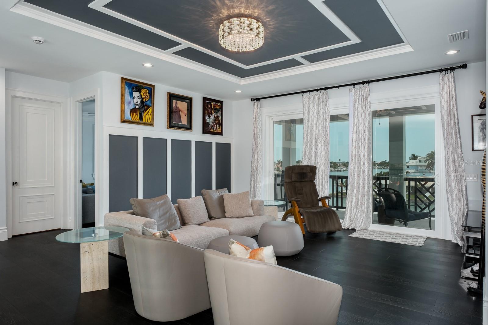 HOWARD ESTATES - Residential