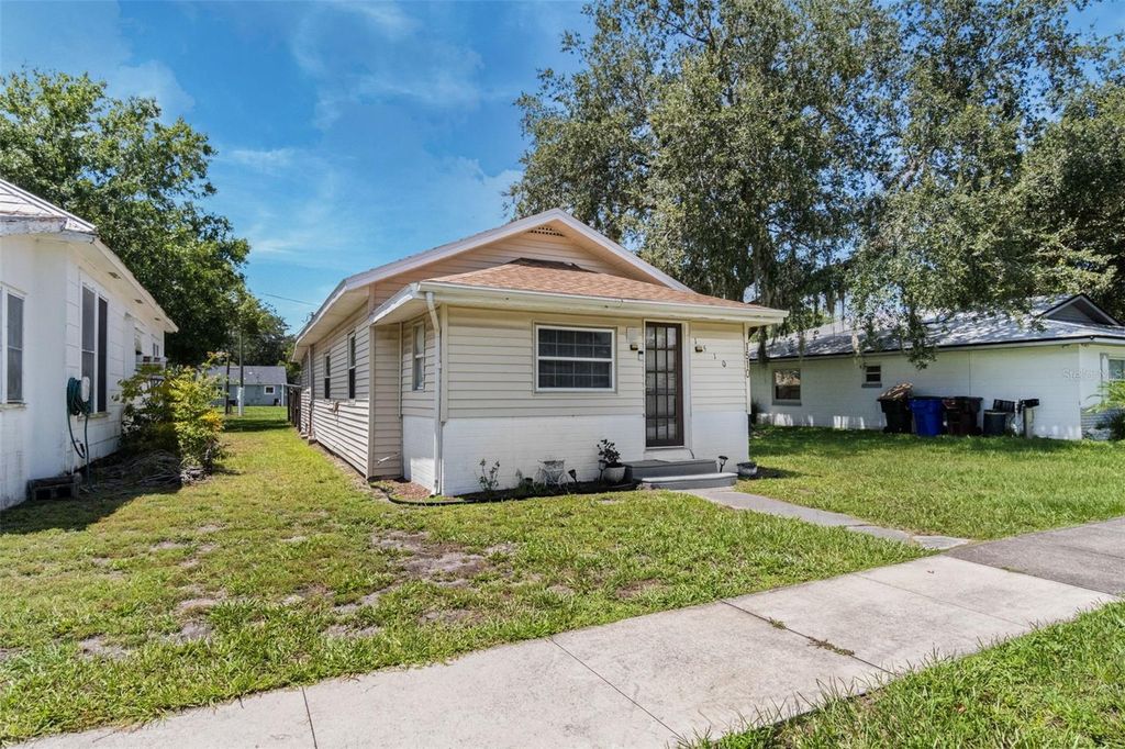 Photo of 1510 New York Avenue, Saint Cloud, FL 34769 (MLS # O6337121)