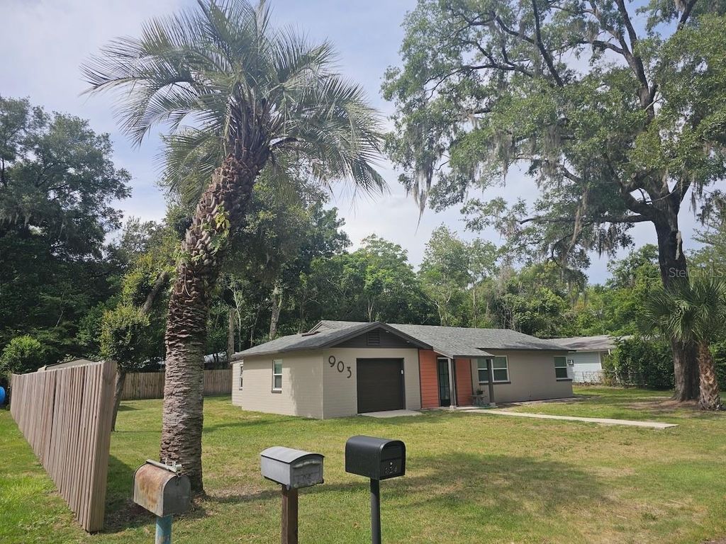 Photo of 903 NW 33rd Avenue, Gainesville, FL 32609 (MLS # O6386547)