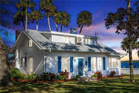 A home in PORT ORANGE