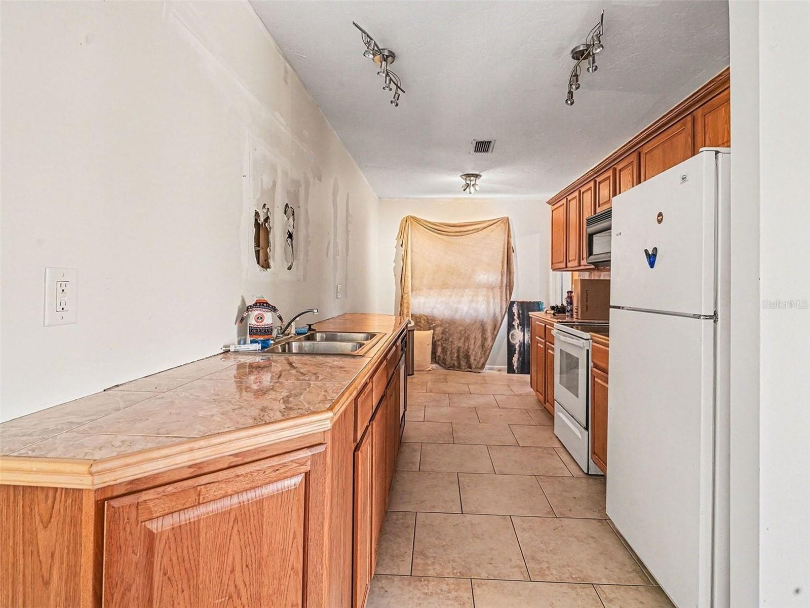 RIVER ISLES - Residential