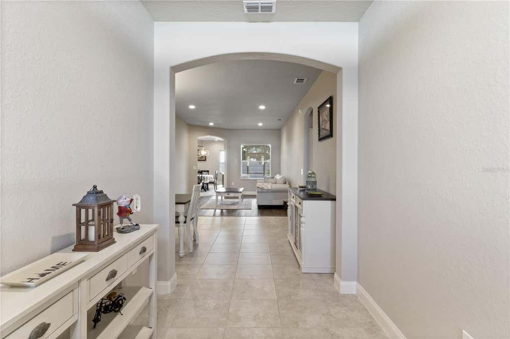 Photo of 117 Walkers Point Drive, Auburndale, FL 33823 (MLS # L4963733)