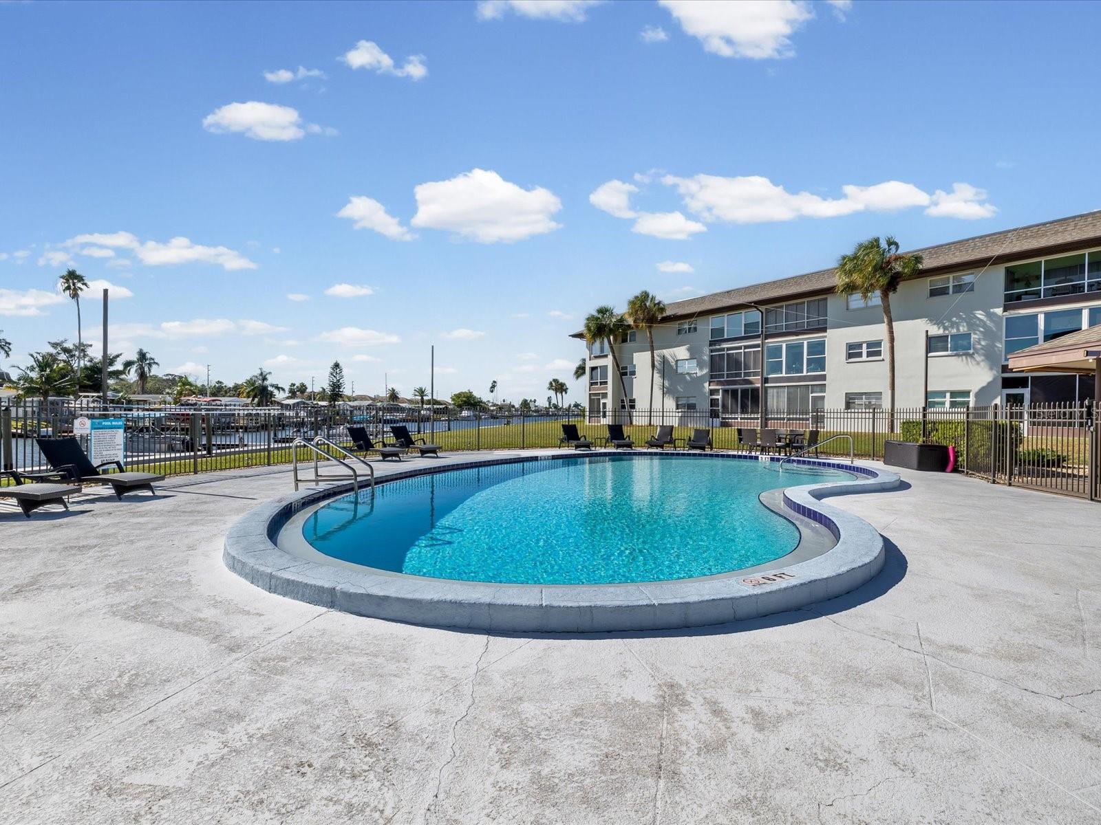 WINDWARD COVE CONDO - Residential