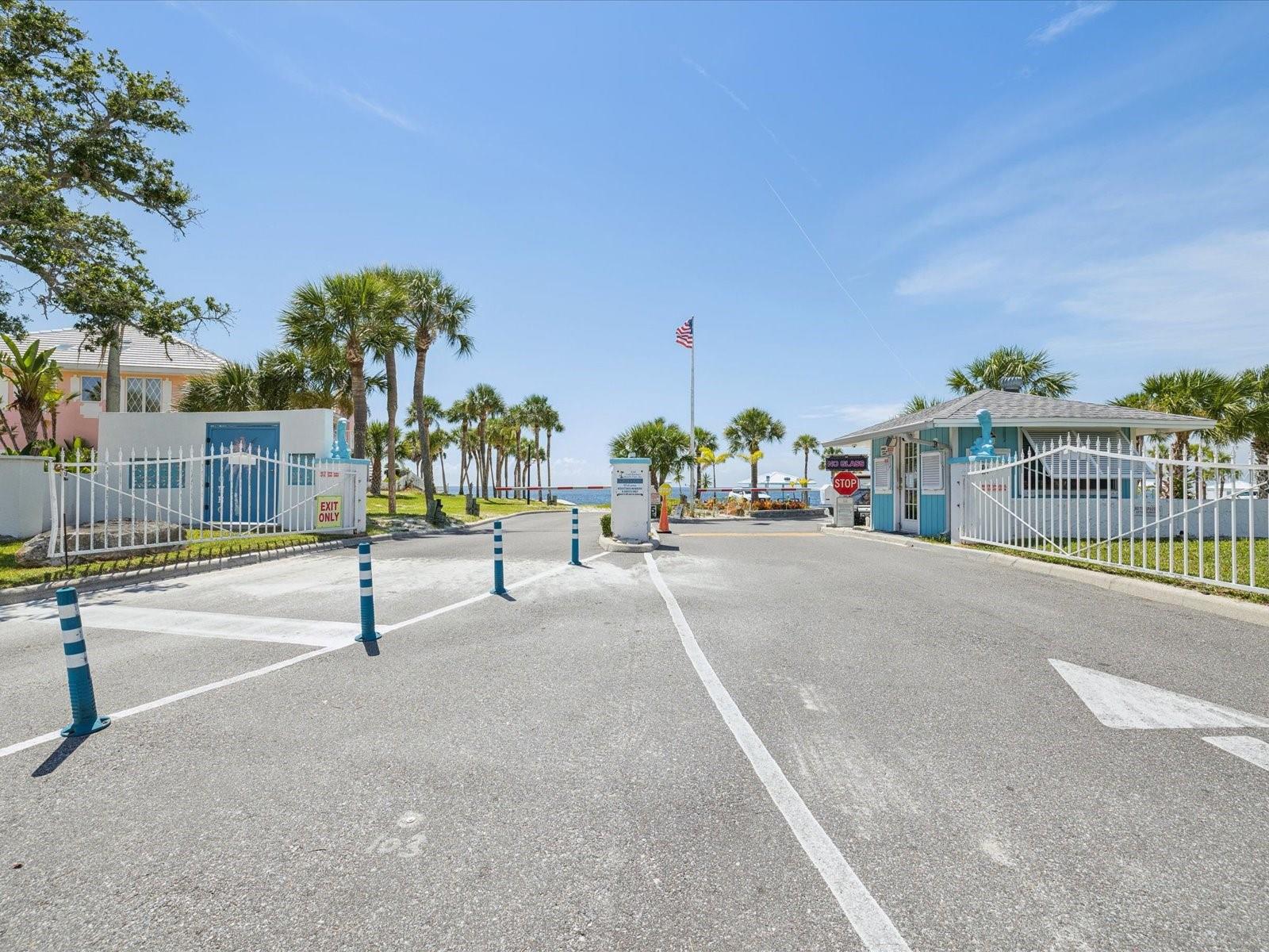 WINDWARD COVE CONDO - Residential