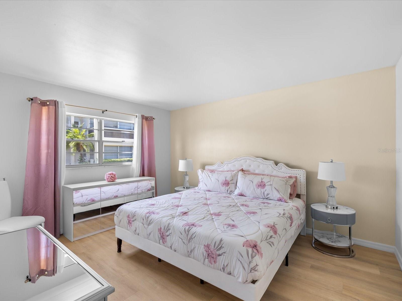 WINDWARD COVE CONDO - Residential