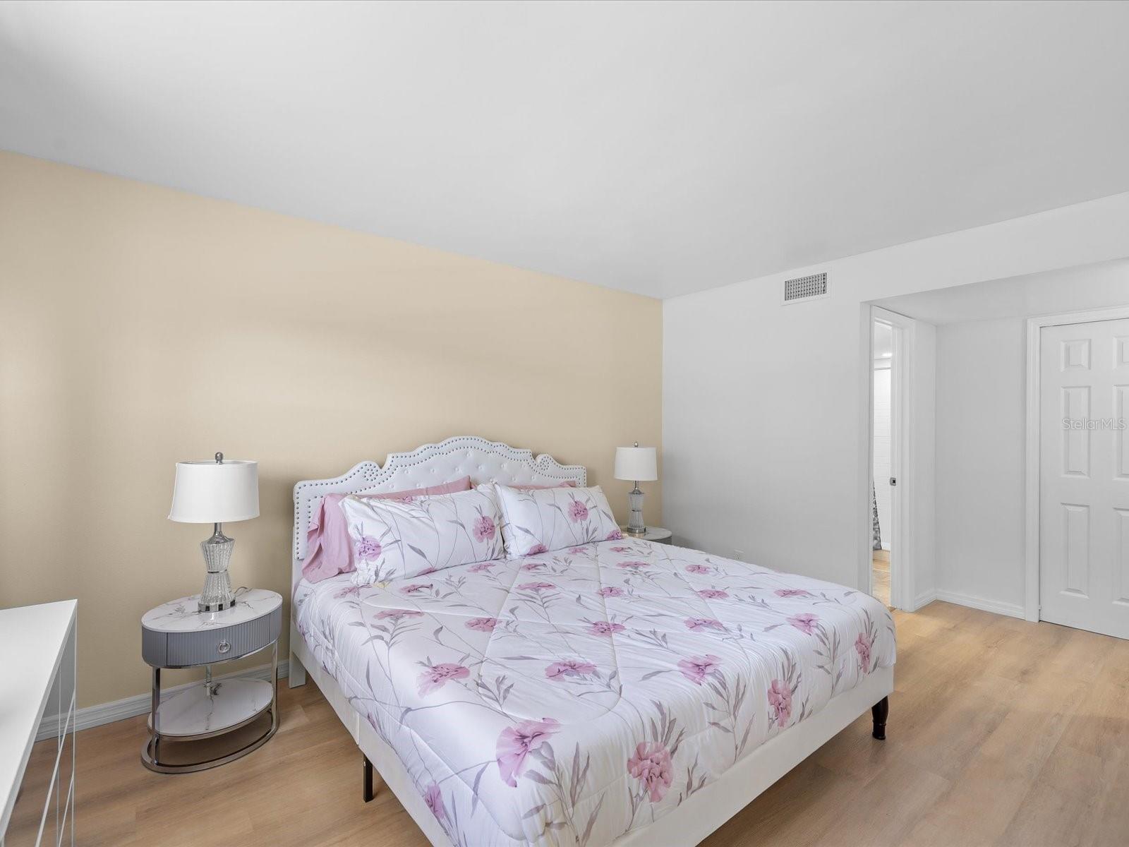 WINDWARD COVE CONDO - Residential